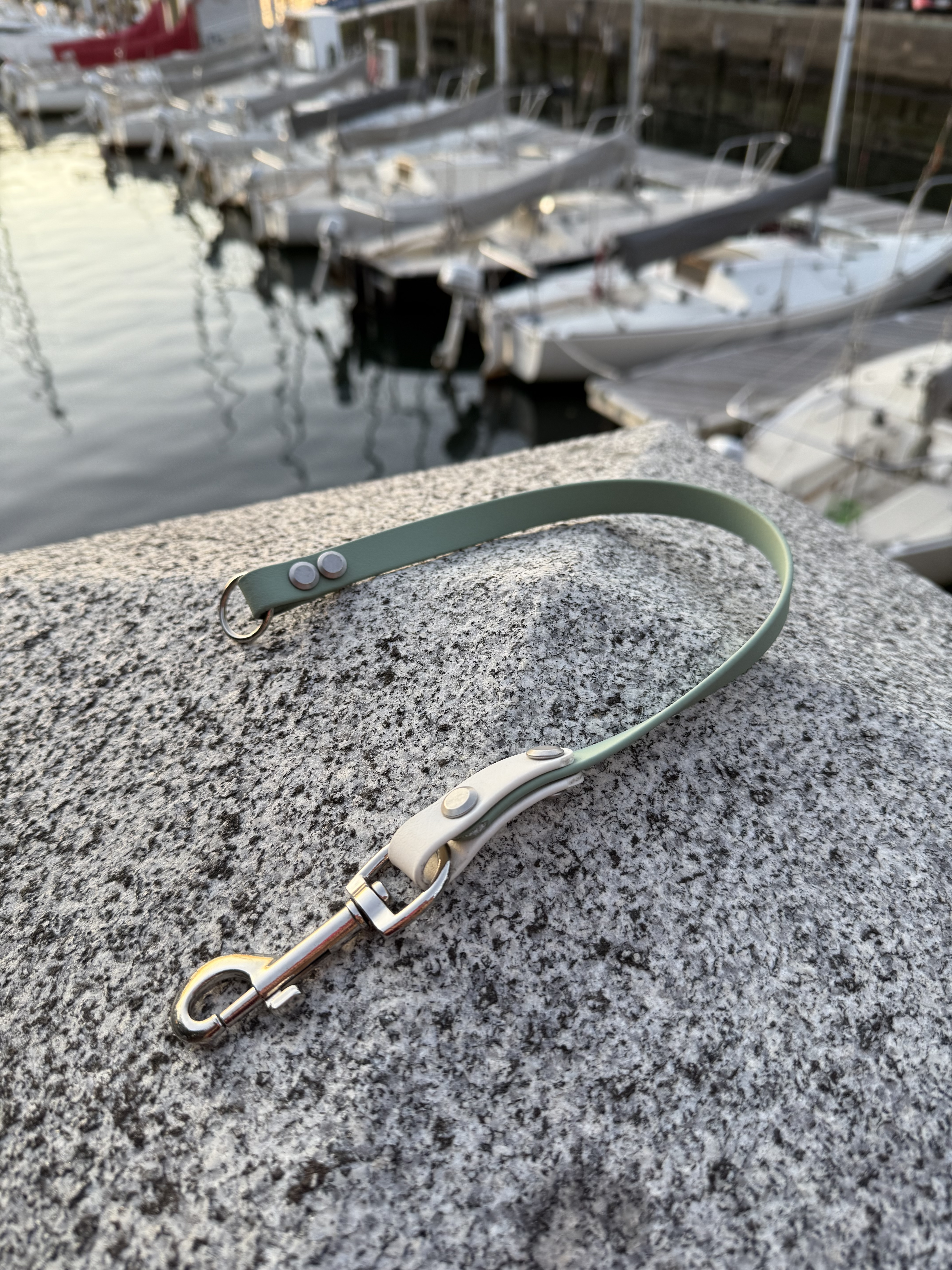 Item: Leash extender | Width: 5/8 in | Colors: White & Sage | Hardware: silver