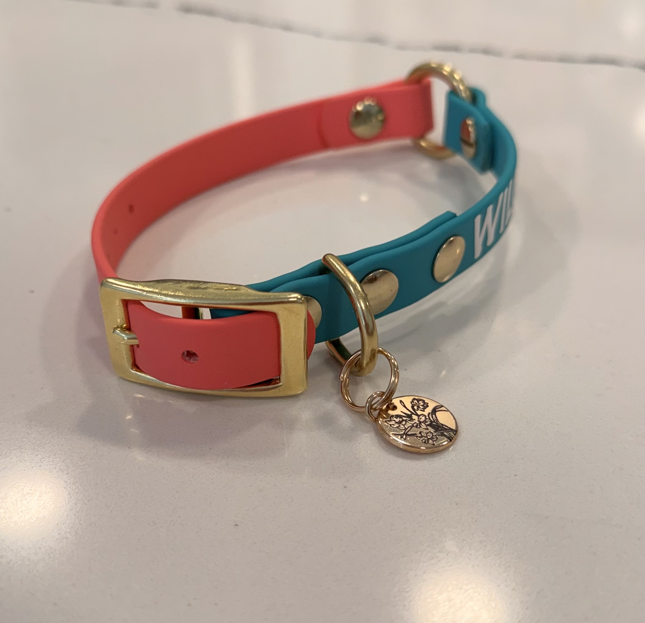 Item: Custom 2-tone O-ring split collar | Width: 5/8 in | Colors: Coral & Teal | Hardware: brass