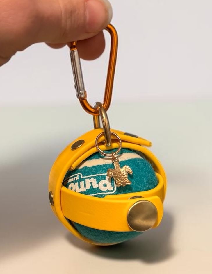 Item: Small ball holder | Details: Example fit for smaller fetch balls